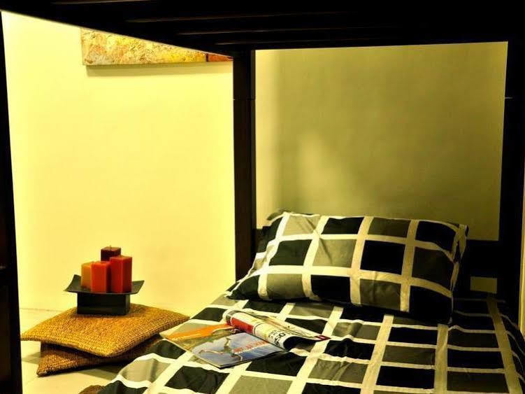 Our Awesome Hostel- Manila Makati City Exterior foto